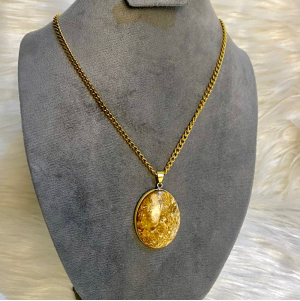 Mariam’s stone necklace 