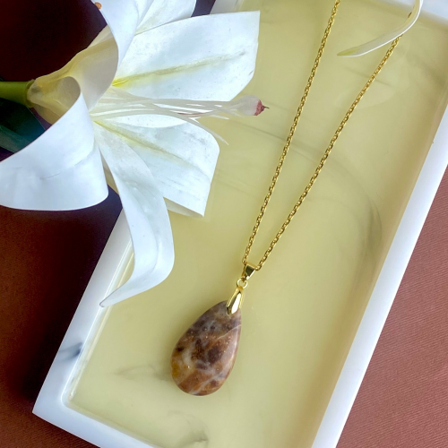 Agate stone necklace