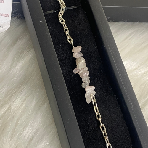 Treated rose quartz chips bracelet