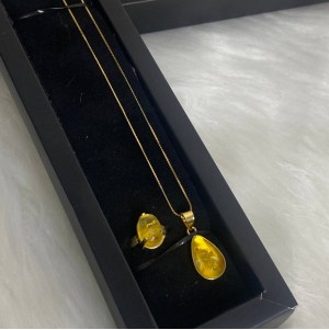Citrine stone set