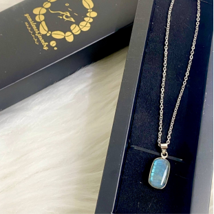 Labradorite stone necklace 