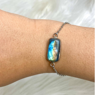 Labradrite stone bracelet 