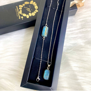 Labradorite stone set