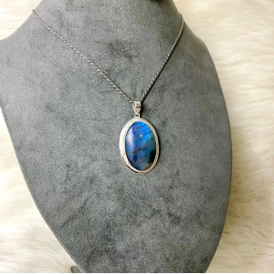 Labradorite stone necklace 