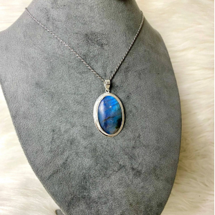 Labradorite stone necklace 