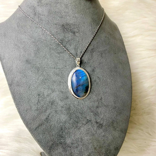 Labradorite stone necklace 