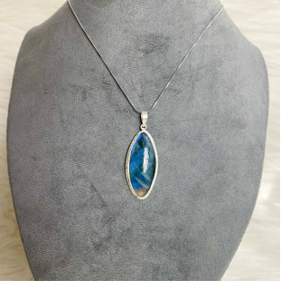 Labradorite stone necklace 