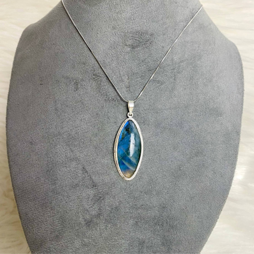 Labradorite stone necklace 