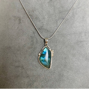 Labradorite stone necklace 
