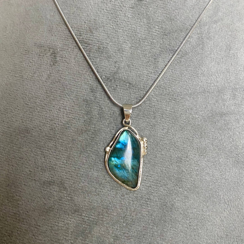 Labradorite stone necklace 