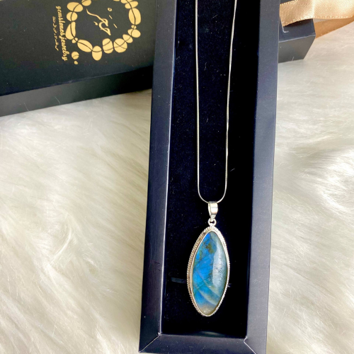 Labradorite stone necklace 